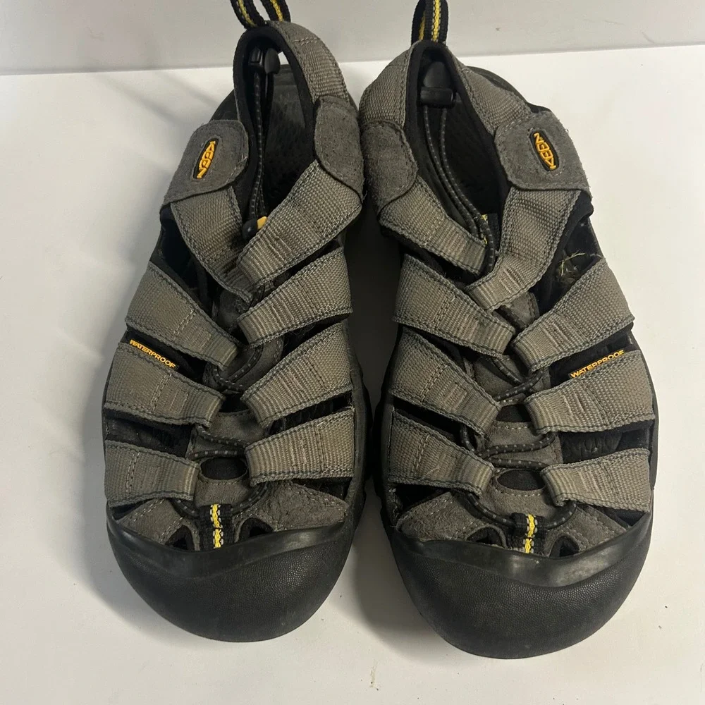 KEEN Newport H2 Waterproof Sandals Gray Black Mens Size 9 Hiking Outdoor Shoes